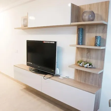 Apartamento Centrico Y En Primera Linea De Playa. Marbella