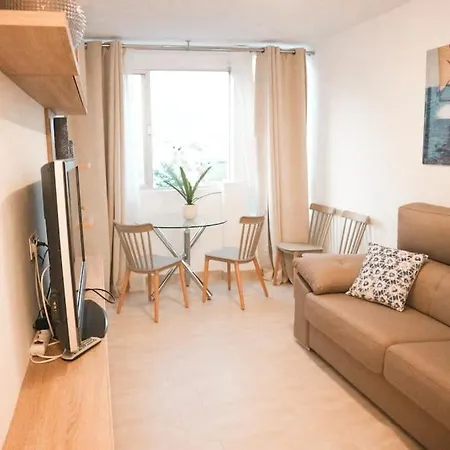 Apartamento Centrico Y En Primera Linea De Playa. Apartment *